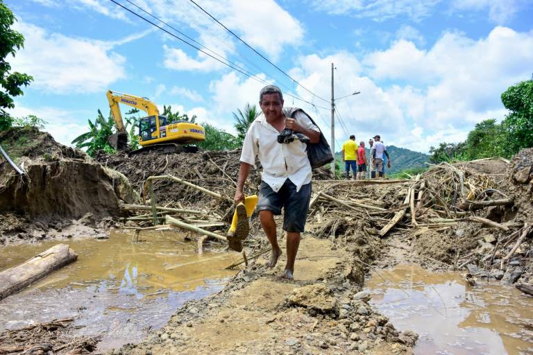 $!Las intensas lluvias provocaron inundaciones en varios sectores de la parroquia Calderón en el cantón Portoviejo.