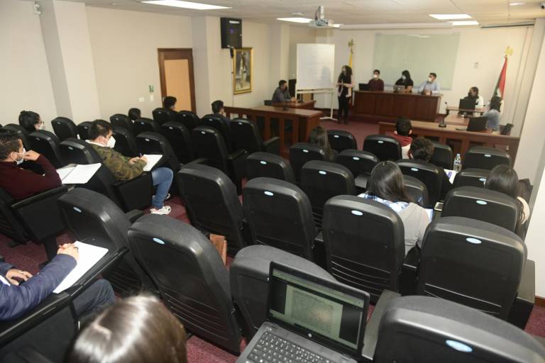 $!En promedio, cerca del 40 por ciento del alumnado en institutos y universidades de Tungurahua provienen de otras provincias.