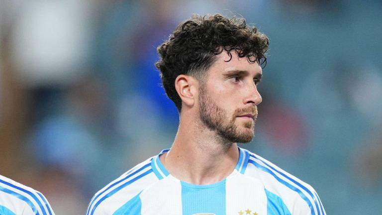 Argentina suma a Marcos Senesi para el Mundial 2026 tras la baja de Leonardo Balerdi
