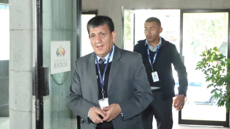 Wilson Toainga consulta a la Procuraduría quién asumiría la Fiscalía General del Estado, en caso de ausencia o renuncia