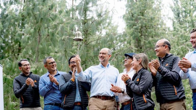 Aglomerados Cotopaxi participó en un ‘Campanazo’ junto a la Bolsa de Valores de Quito y emitió bonos de inversión por 10 millones de dólares.