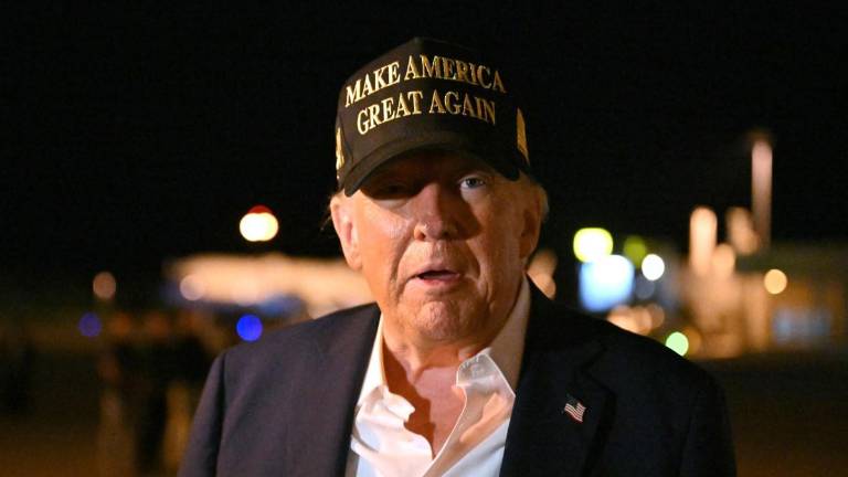 Trump impone duras sanciones a Colombia tras negativa de Petro con deportados: 'Estas medidas son sólo el comienzo'