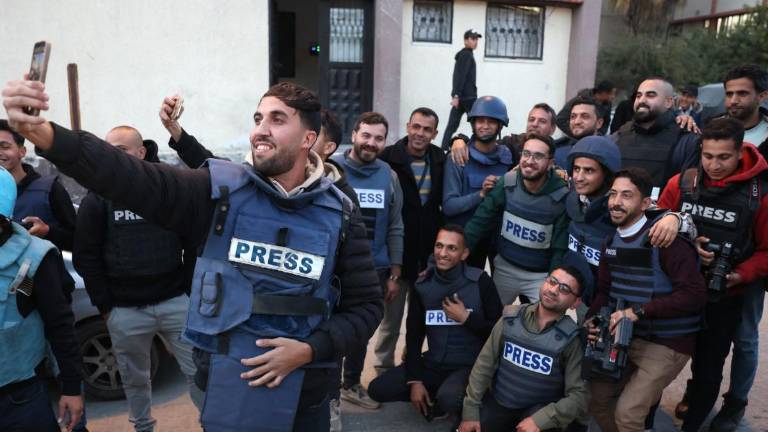 Periodistas de Reuters, AP y Al Jazeera mueren en bombardeo israelí a hospital en Gaza; Netanyahu lamenta 'accidente'