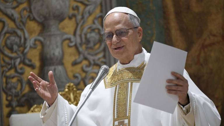 Papa León XIV celebrará su misa inaugural el 18 de mayo y lanza crítica al culto al dinero