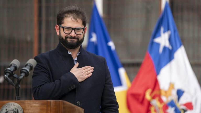 Boric anuncia ajustes tras la contundente derrota de una nueva Constitución en Chile