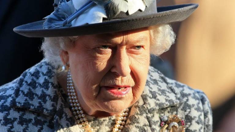 Salud de la reina Isabel II suscita dudas tras breve hospitalización; el palacio de Buckingham informa qué pasó