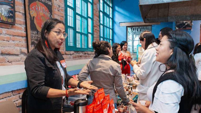 La mayoría de mujeres en el país emprende por necesidad; sus negocios sobreviven menos tiempo que los iniciados por hombres y enfrentan mayores dificultades para acceder a un crédito.