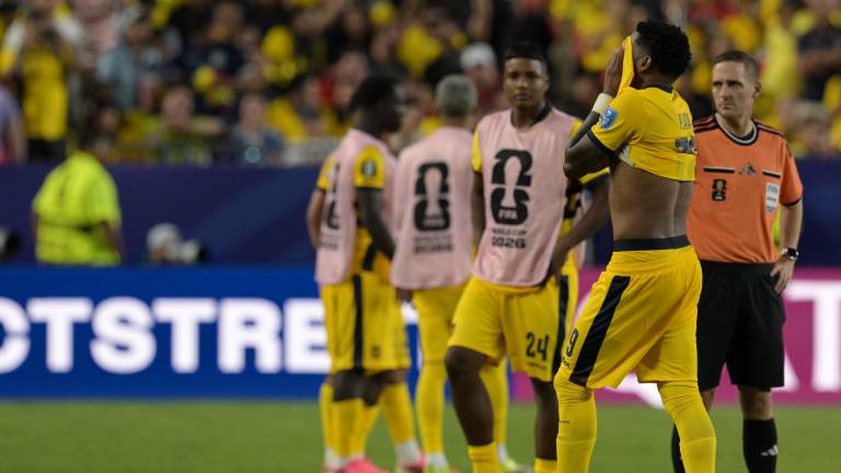 Gonzalo Plata reacciona al final del partido entre Ecuador y Curazao.