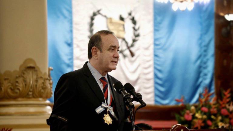 Alejandro Giammattei, presidente de Guatemala, sale ileso de ataque a tiros a comitiva