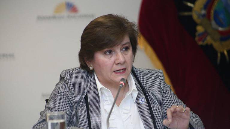 Comisión de Fiscalización recomienda archivo de juicio político contra Superintendenta de Bancos