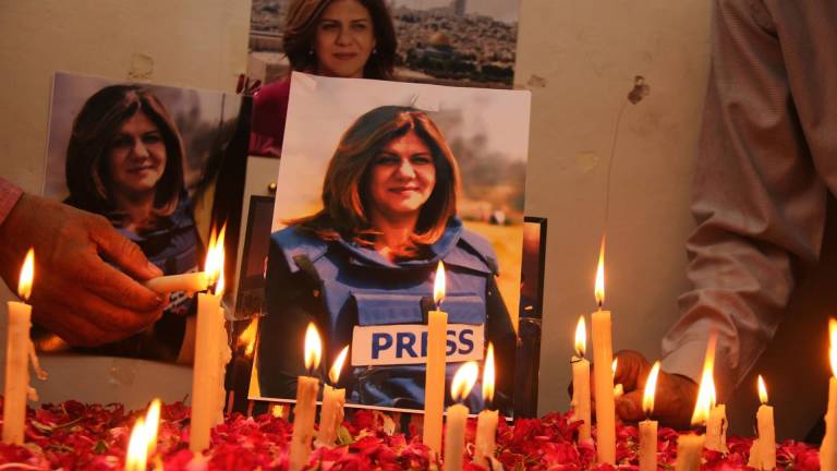 Catar afirma que las fuerzas israelíes dispararon en la cara a periodista Shireen Abu Akleh pese a llevar chaleco de prensa