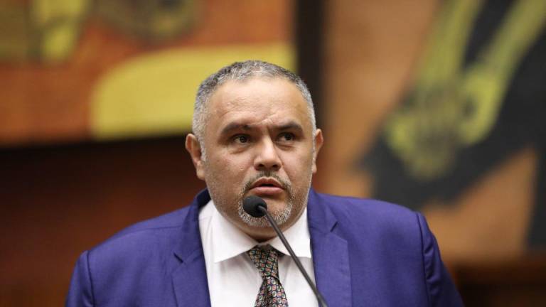 Investigan presunto artefacto explosivo abandonado frente a la vivienda del alcalde de Atacames