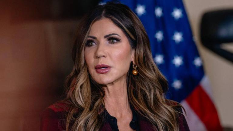 Kristi Noem, secretaria de Seguridad de EE.UU., llega a Ecuador para evaluar posibles bases junto a Daniel Noboa