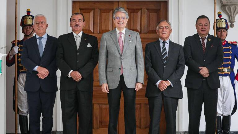 Enfrentar al crimen organizado requiere una respuesta contundente, considera Paco Moncayo, designado junto a Wagner Bravo a la cabeza de la seguridad pública