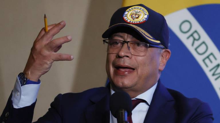 Gustavo Petro recuerda la teoría de la 'tinta mágica' del correísmo para las elecciones en Colombia