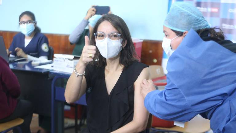 Ministra de Salud da detalles sobre los efectos de la vacunación: descenso de muertes por covid