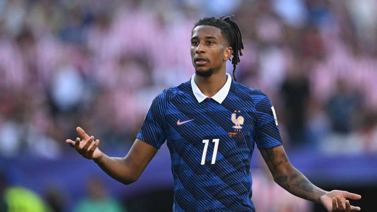 Michael Olise jugará con riesgo de perderse las semifinales tras el fallo de la FIFA