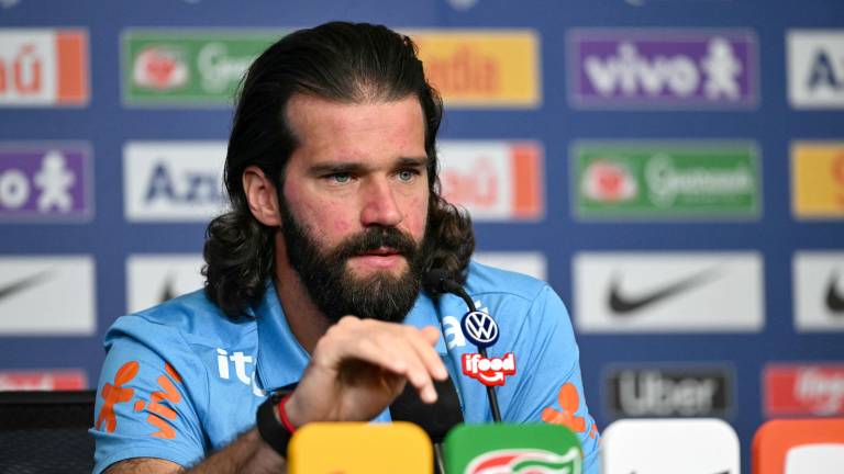El portero brasileño Alisson ofrece una rueda de prensa durante el Mundial de Fútbol de 2026 en el hotel 'The Ridge' en Basking Ridge, Nueva Jersey.