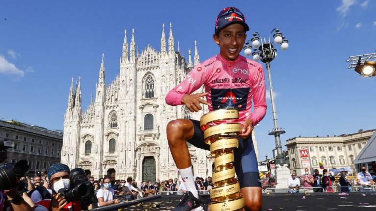 Egan Bernal consigue tercer Giro de Italia para Latinoamérica