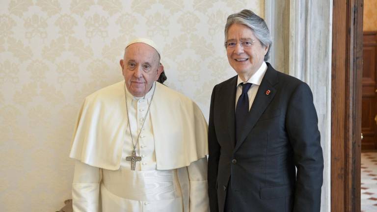 Guillermo Lasso se reunió con el papa Francisco: Estos fueron los regalos que intercambiaron