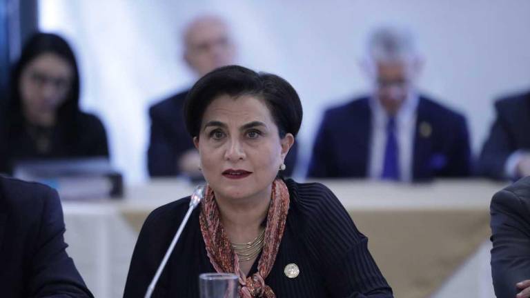 La canciller Gabriela Sommerfeld compareció ante la comisión de Fiscalización para defenderse de las acusaciones.