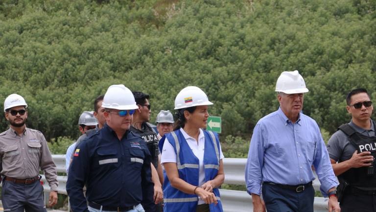 Gobierno entrega dique en el río Coca para frenar erosión y proteger Coca Codo Sinclair