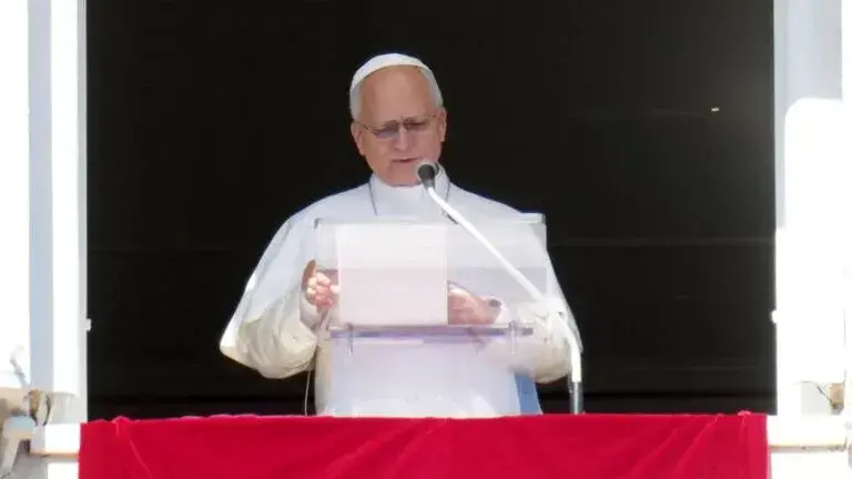 El domingo 11 de octubre, el Papa León XIV anunció que se sometería a un procedimiento quirúrgico para la extracción de un nódulo pulmonar en fase temprana.