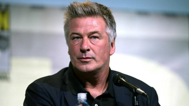 Fiscal no descarta sentencia para Alec Baldwin