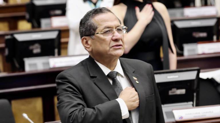 La primera semana se me acaba: Luis Almeida dice que su sueldo como asambleísta no le alcanza