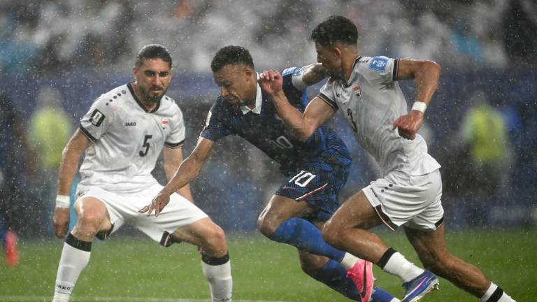Tormenta eléctrica obliga a suspender el Francia vs. Irak en el entretiempo