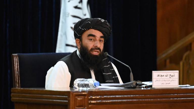 Talibanes presentan a los miembros clave del Gobierno interino de Afganistán
