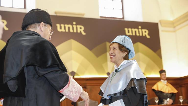 La directora de la Academia Ecuatoriana de la Lengua fue investida Doctora Honoris Causa por la UNIR