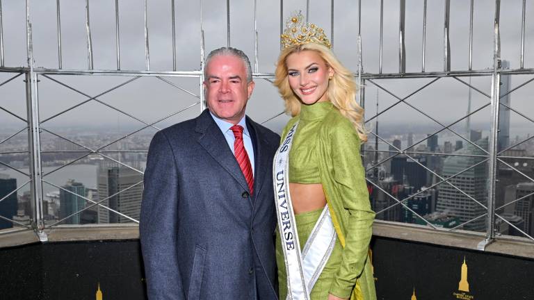 Emiten orden de arresto contra el copropietario de Miss Universo, Raúl Rocha