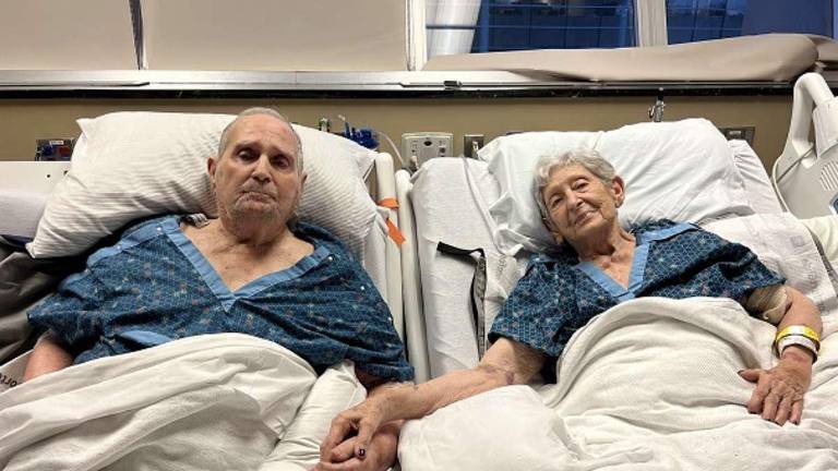 Tras casi setenta años juntos, pareja de ancianos murió tomada de la mano