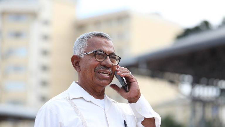 Adultos mayores pagarán 50 % menos en Internet y telefonía móvil