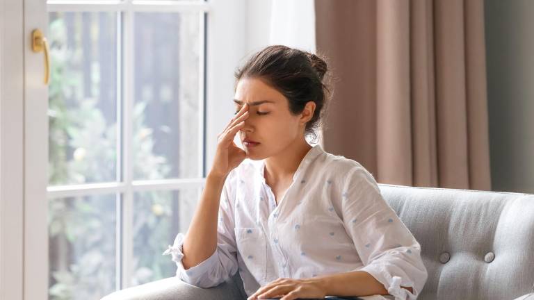¿Por qué me siento cansada todo el tiempo? La fatiga post-viral que puede aparecer tras una gripe o COVID