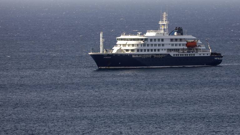 Dos muertos y varios enfermos por brote de hantavirus en crucero que zarpó de Argentina