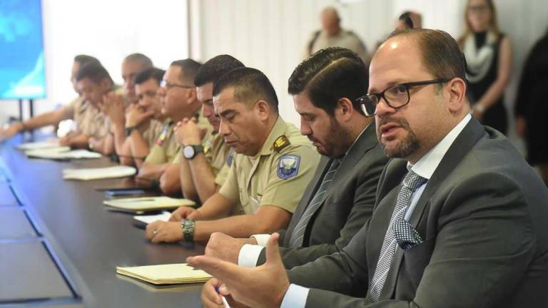 John Reimberg, ministro del Interior, y el Comandante General estarán del traslado de la cúpula policial a Guayaquil.