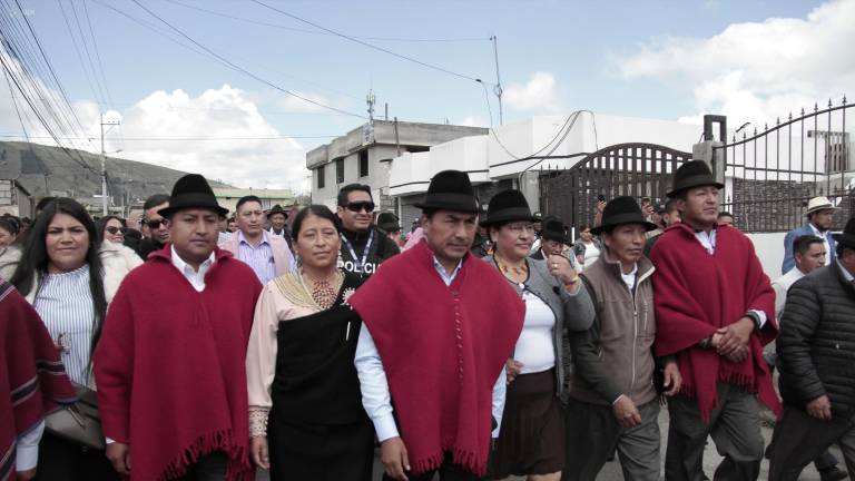 Leonidas Iza es investigado por secuestro mientras un juez analiza la liberación de tres policías retenidos en Cotopaxi