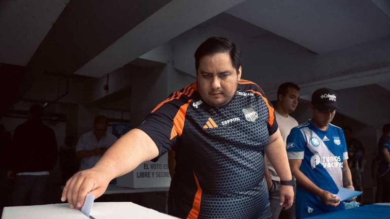 Hasta las 17h00 se receptarán los votos para elegir a la nueva directiva de Emelec.