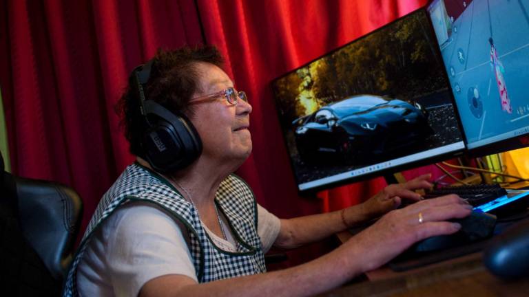 Mami Nena, la mujer de 81 años que se volvió gamer para superar la pérdida de su esposo
