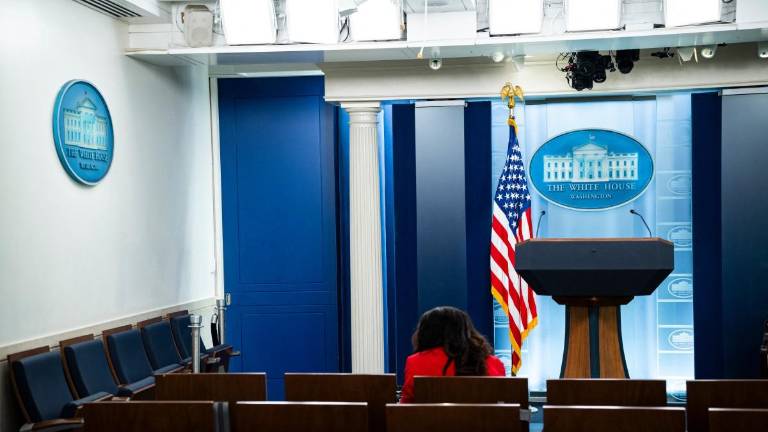 CNN, MS NOW y Politico demandan a Trump por veto a la Casa Blanca; otras cadenas de EE.UU. suspenden cobertura