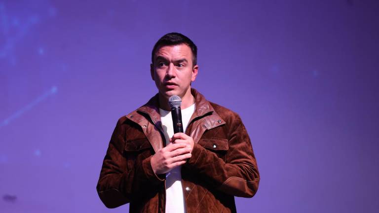 El mandatario anunció que viajaría tras encabezar en Cuenca la entrega de 10 mil becas para que jovenes puedan capacitarse en temas de Inteligencia Artificial.