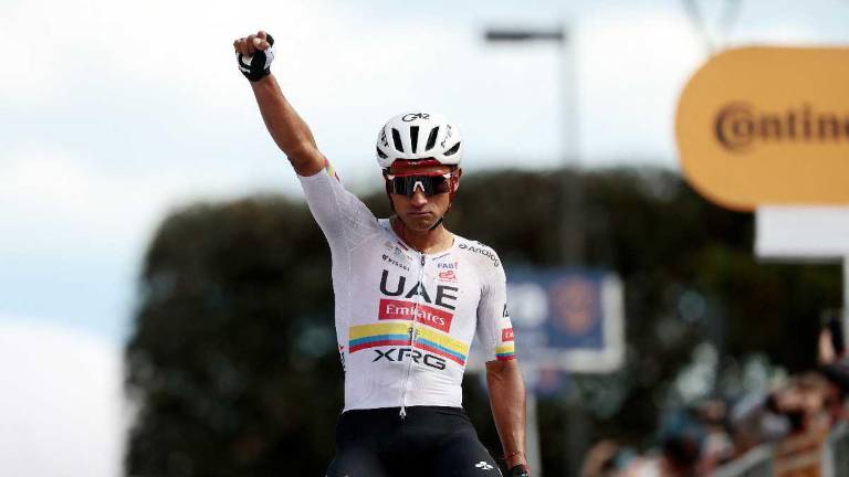 Jhonatan Narváez atacó a 10 km de la meta y así saborear un nuevo triunfo en la Corsa Rosa.