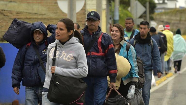 Acnur pide apoyar regularización de millones de migrantes venezolanos en América Latina