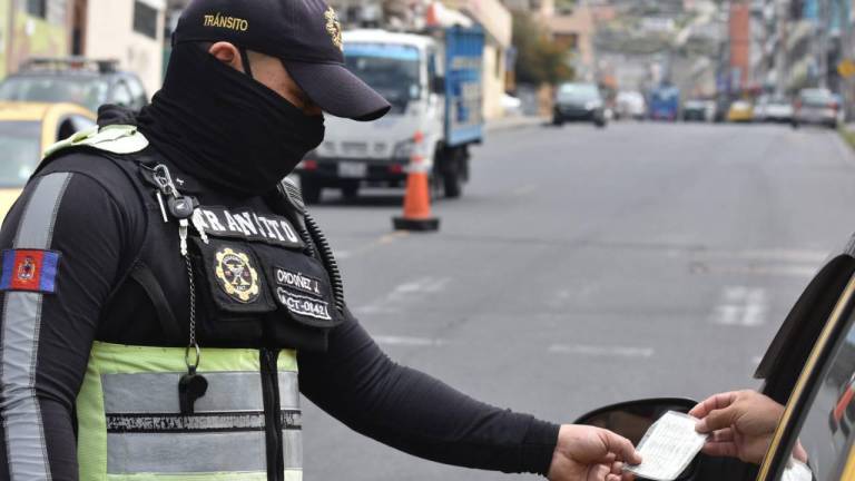 Exfuncionarios de Agencia de Tránsito en Quito fueron condenados por solicitar soborno de 80 dólares