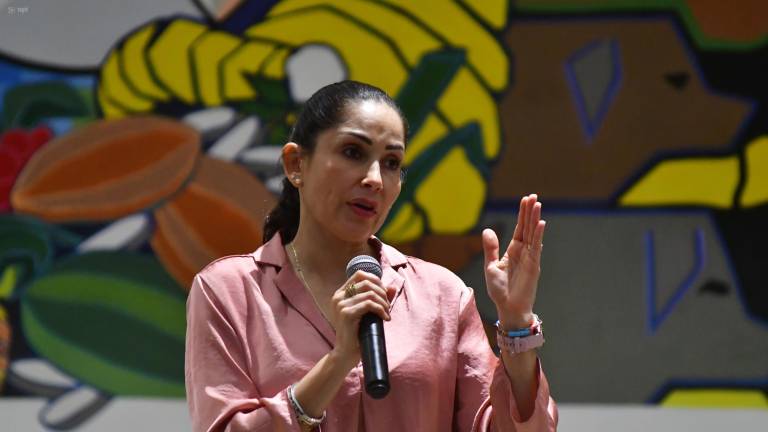 Fotografía de la excandidata presidencial del correísmo, Luisa González.