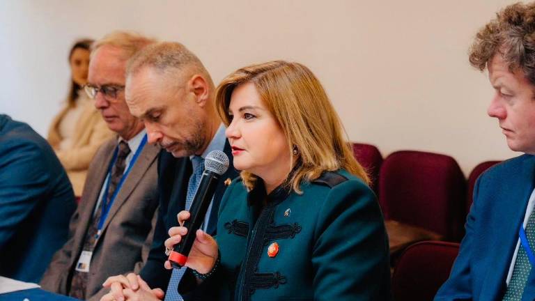 Ecuador y la Unión Europea analizan acciones de vigilancia portuaria y ciberseguridad