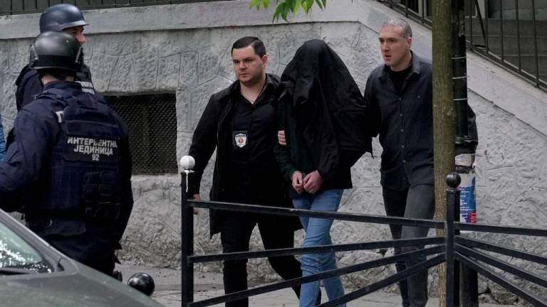 'Alumno modelo' mató a tiros a nueve personas en un colegio de Serbia: había sacado malas notas en Historia