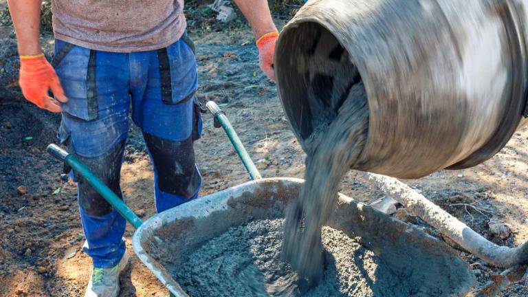 El hormigón premezclado y el cemento son algunos de los productos que van a tener IVA del 5%.